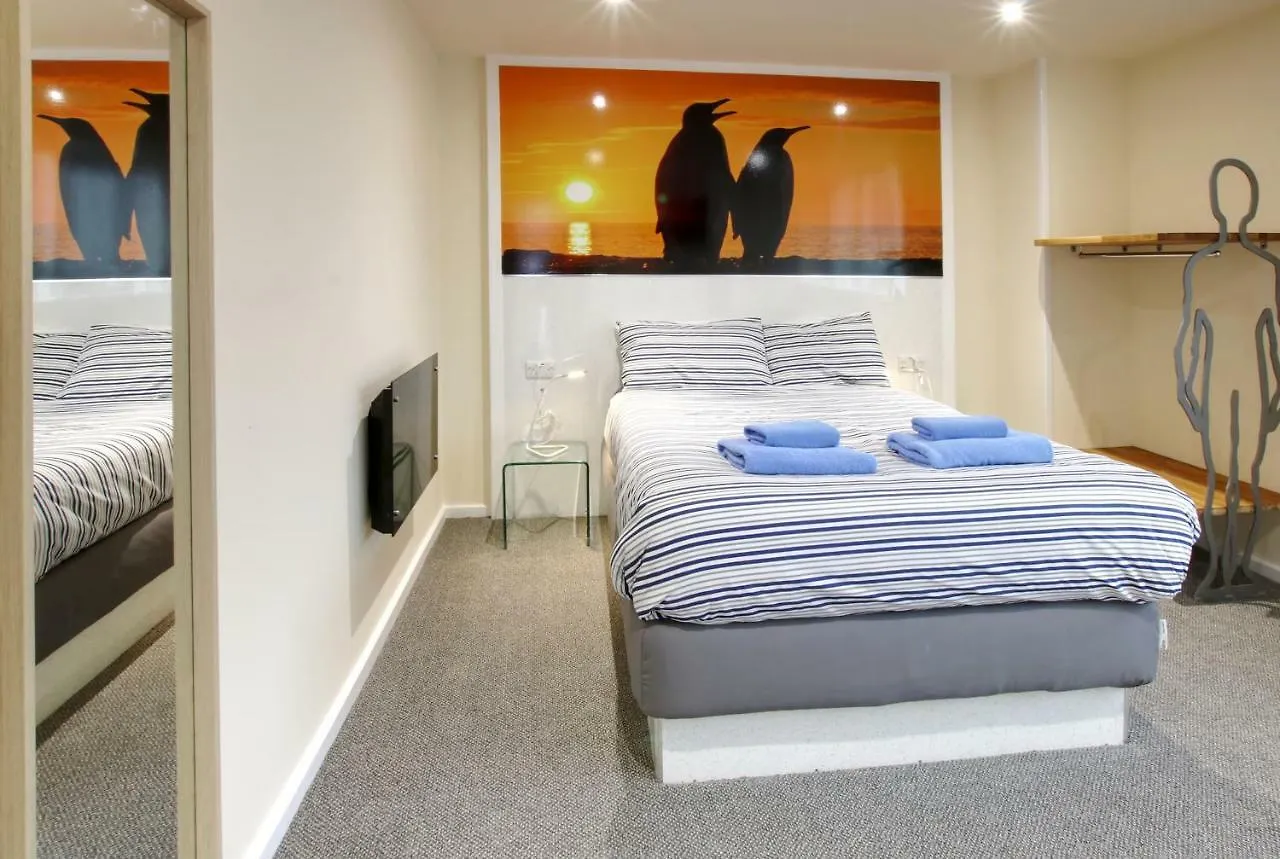 Silver Street Suites Whitby 0*,  Großbritannien